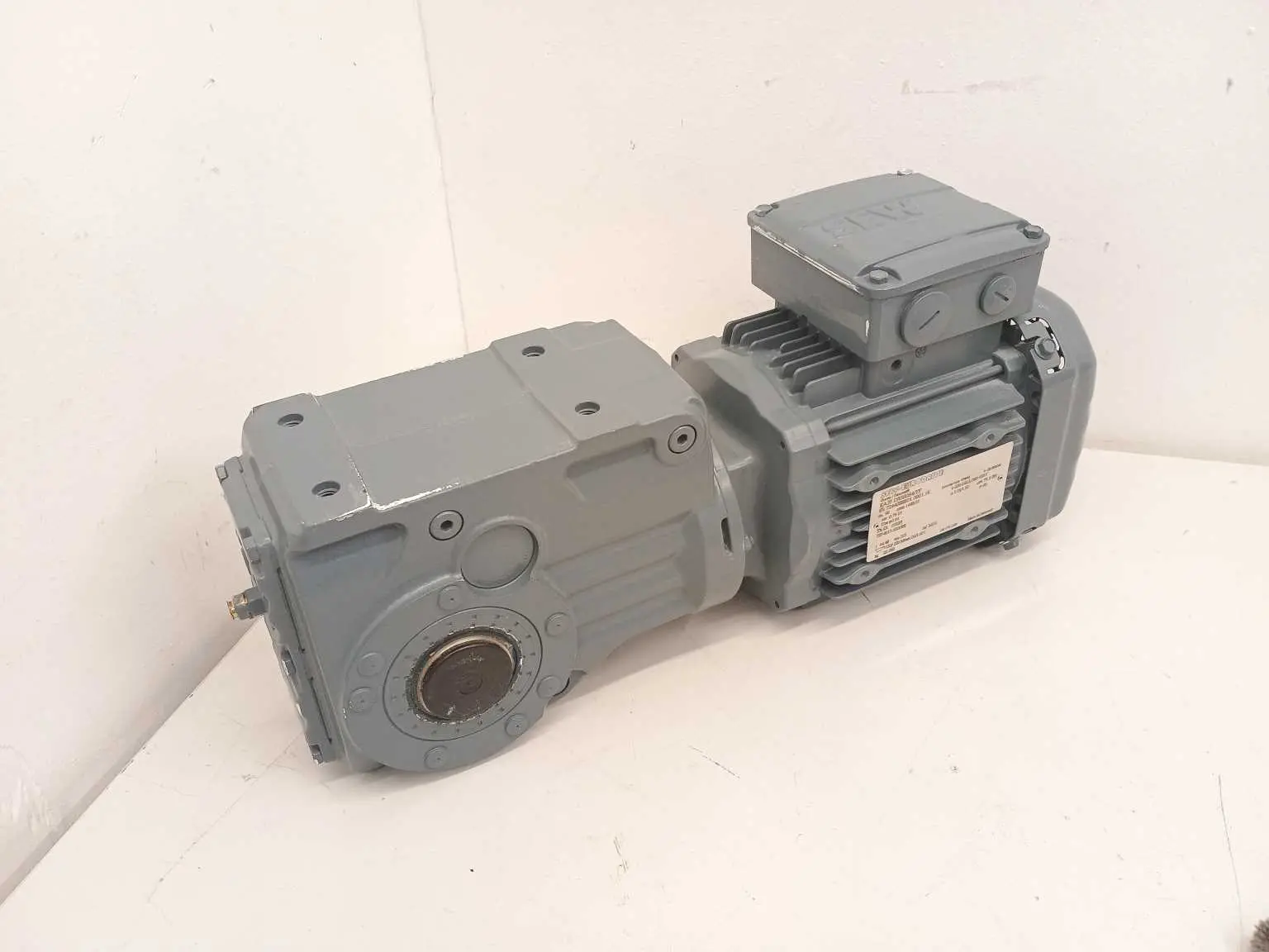 SEW-EURODRIVE KA37 DRS80S4/TF