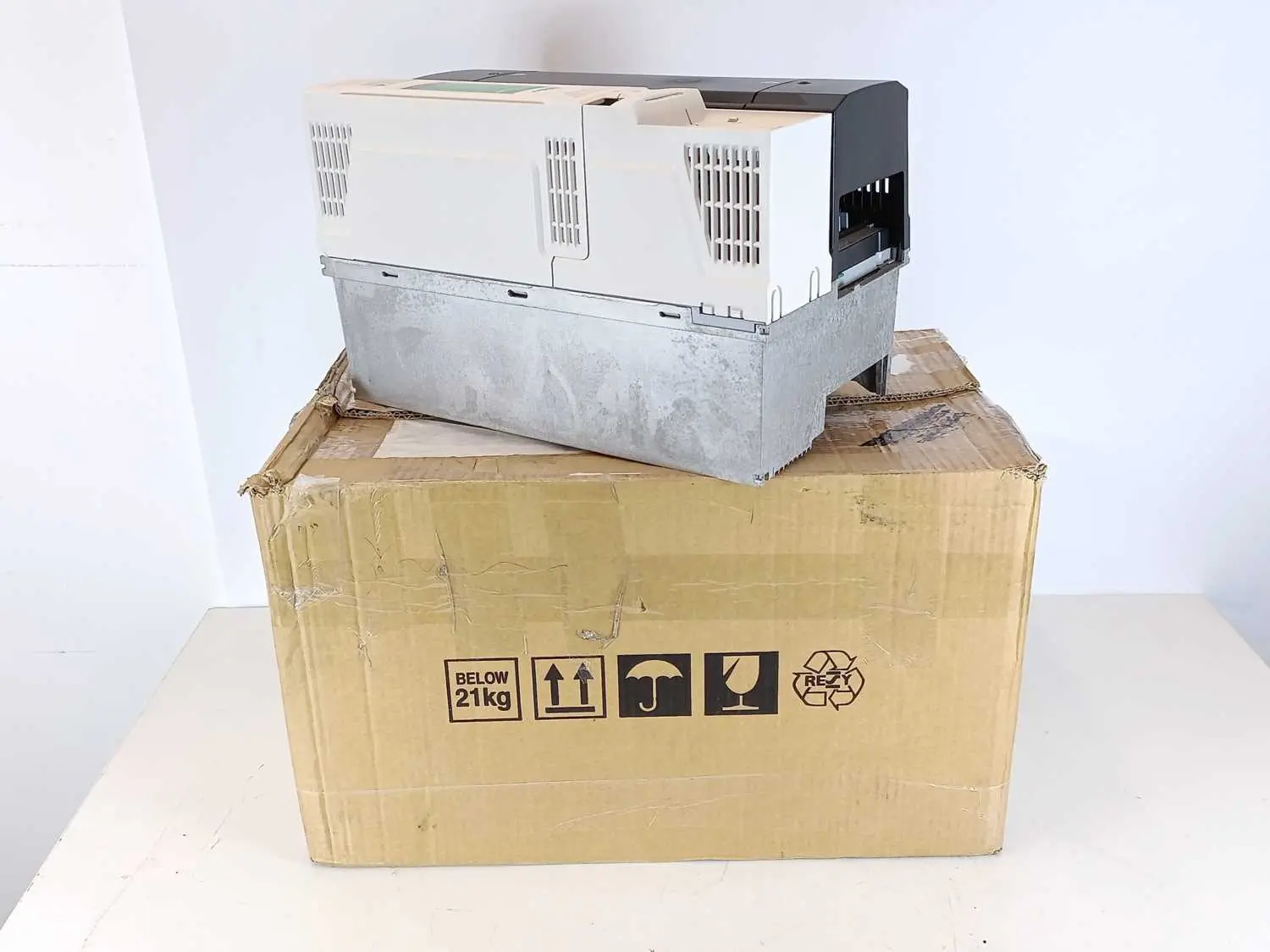 Produktfoto 1 von NIDEC / Control Techniques M700-06400350A
