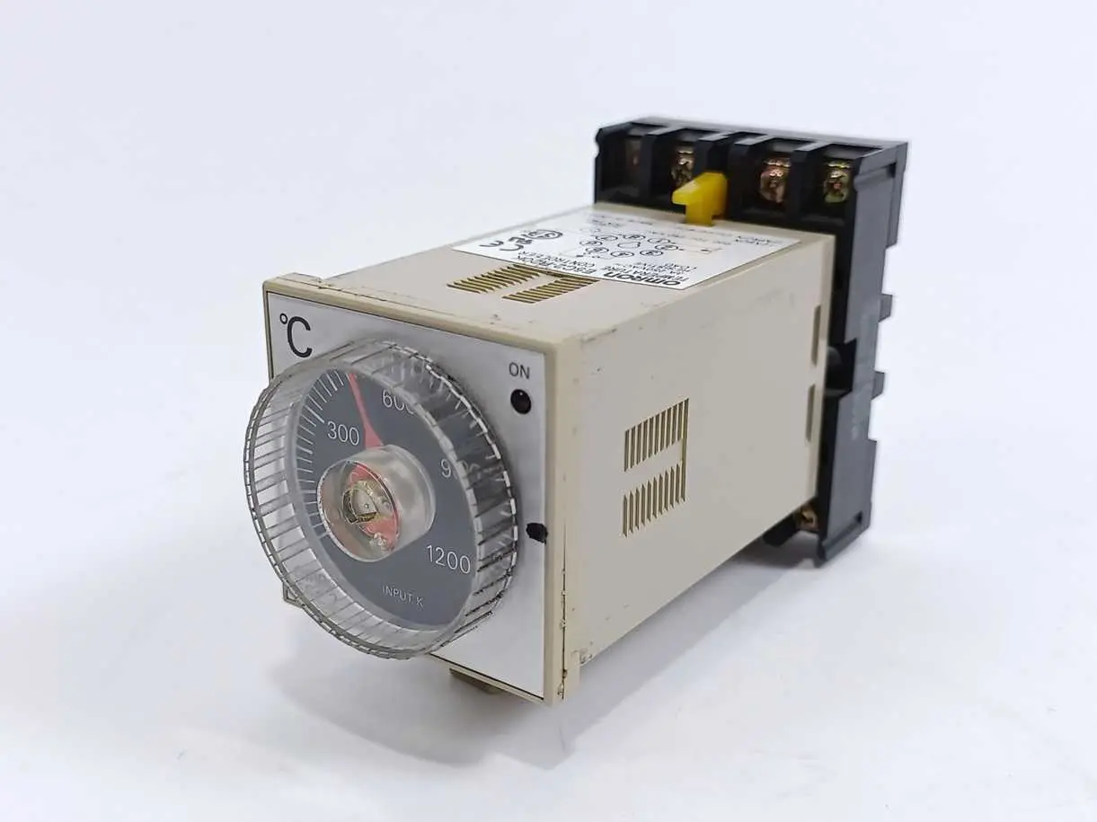 Produktfoto 1 von OMRON E5C2-R20K