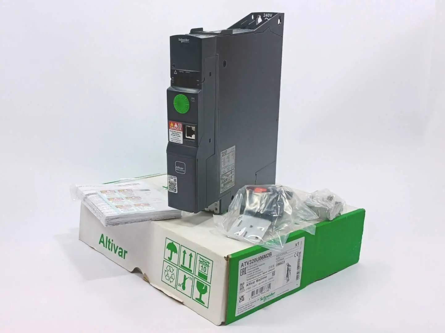 Produktfoto 1 von Schneider Electric ATV320U06M2B