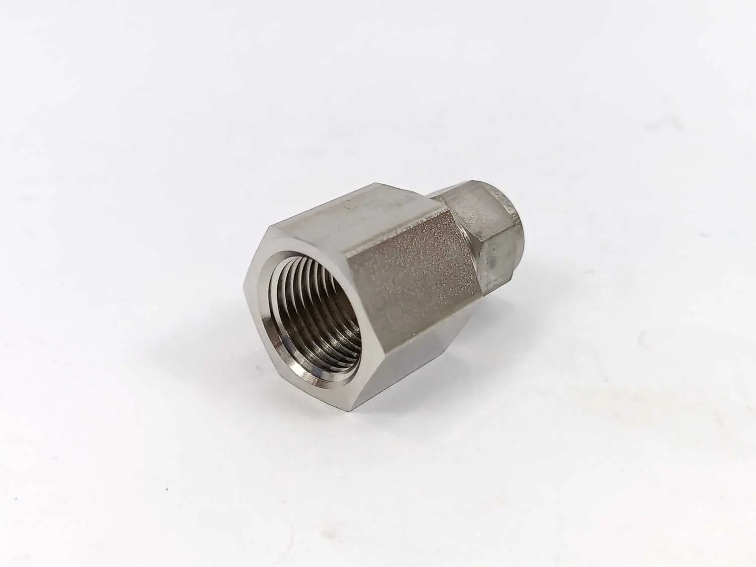 Swagelok SS-10M0-7-8