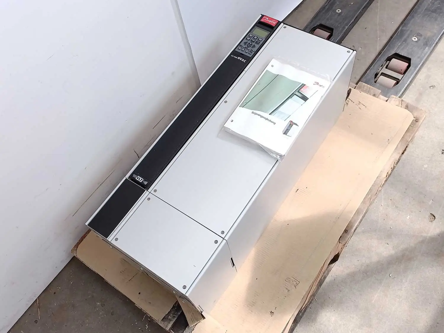 Produktfoto 1 von Danfoss VLT6125HT4CN1STR1DLF00A00C0