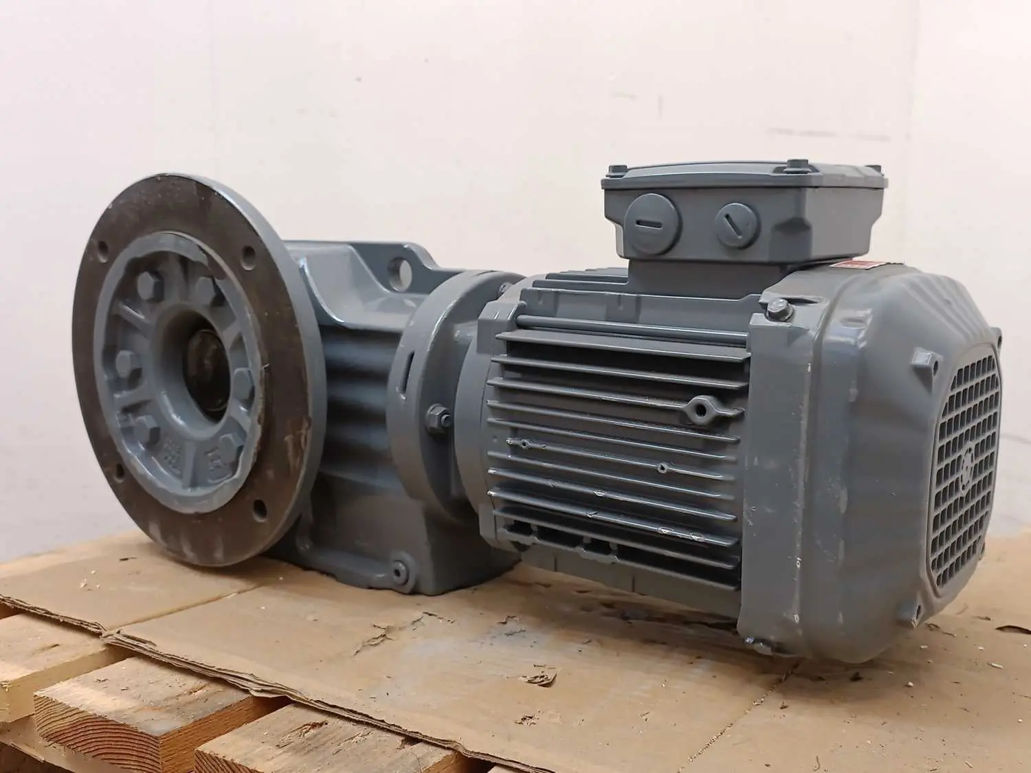 Produktfoto 1 von SEW-EURODRIVE KAF57 DRN90S4