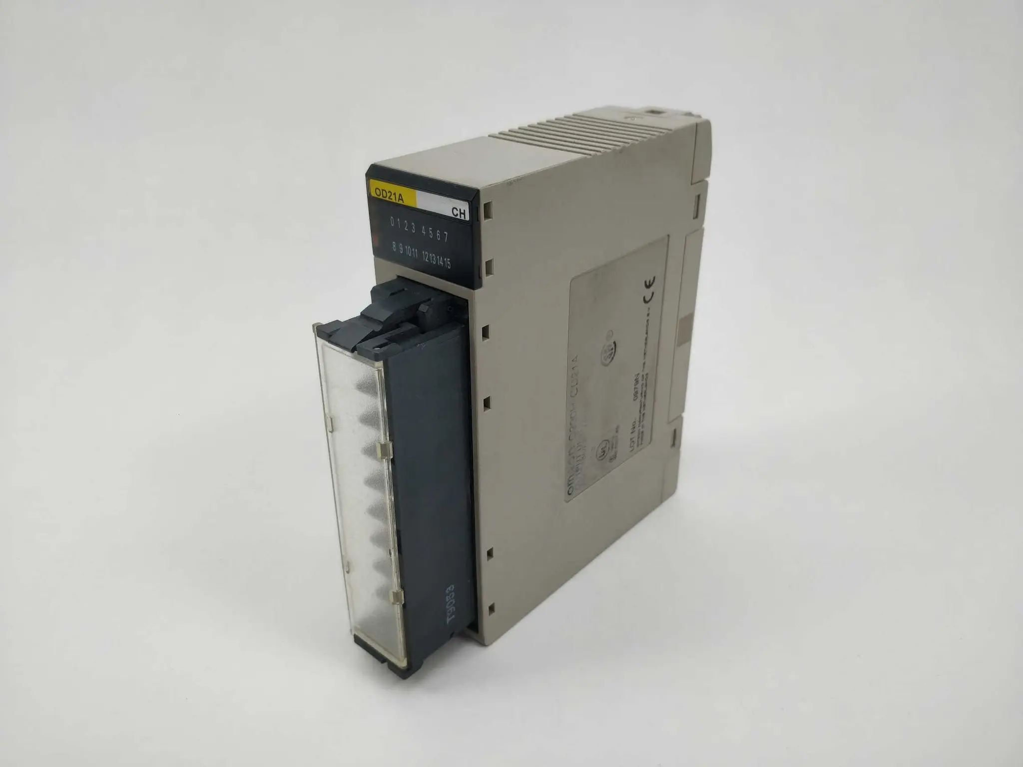 Produktfoto 1 von OMRON C200H-OD21A