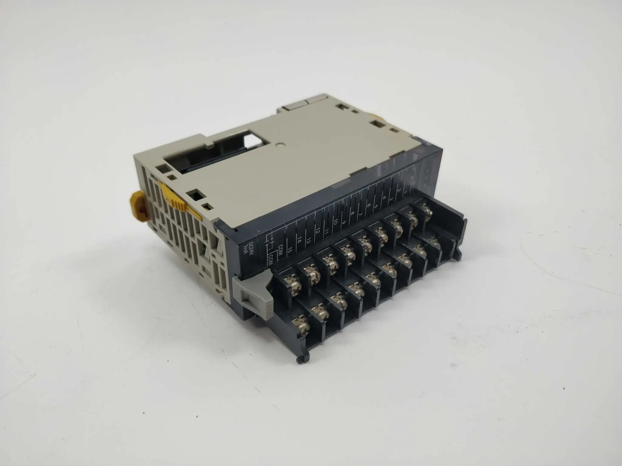 Produktfoto 1 von OMRON CJ1W-ID211