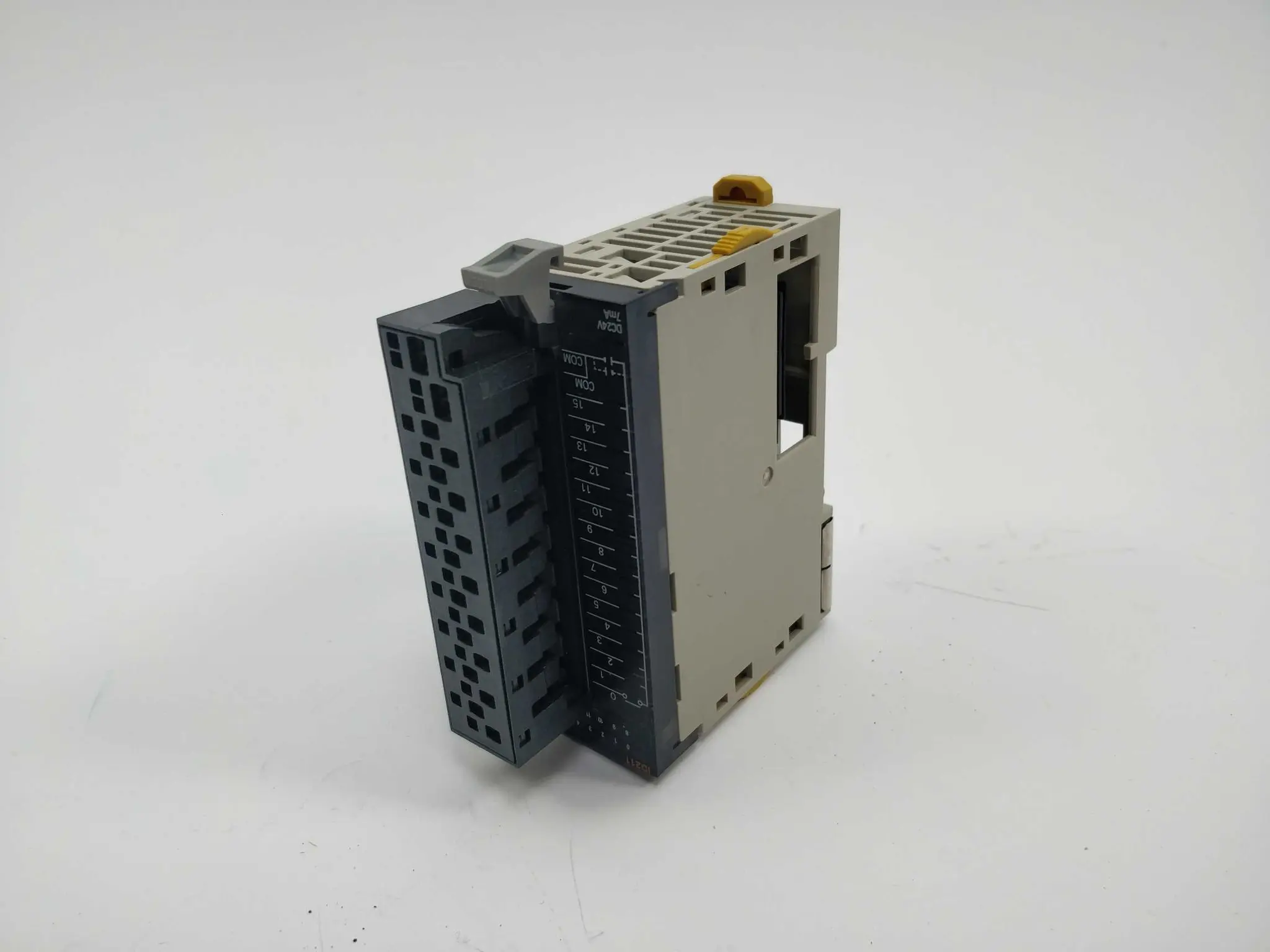 Produktfoto 1 von OMRON CJ1W-ID211