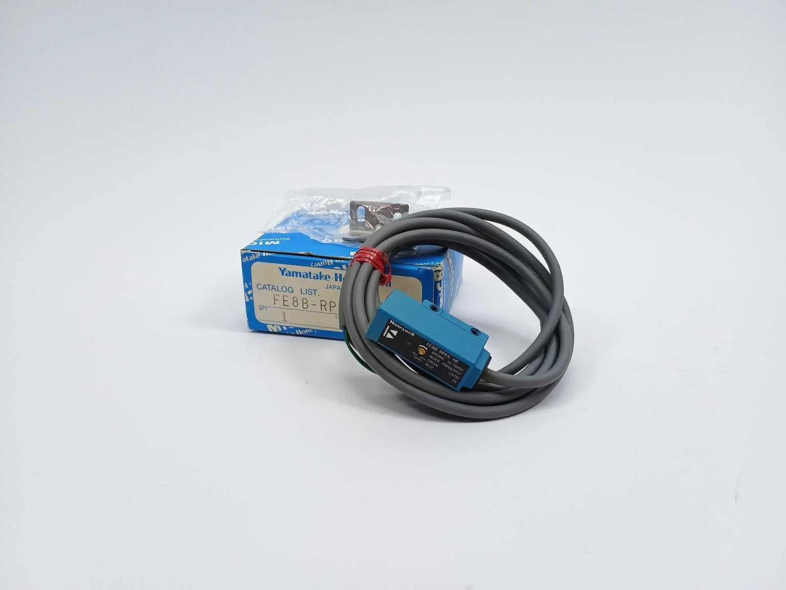 Produktfoto 1 von Yamatake / Honeywell FE8B-RPF6-HE