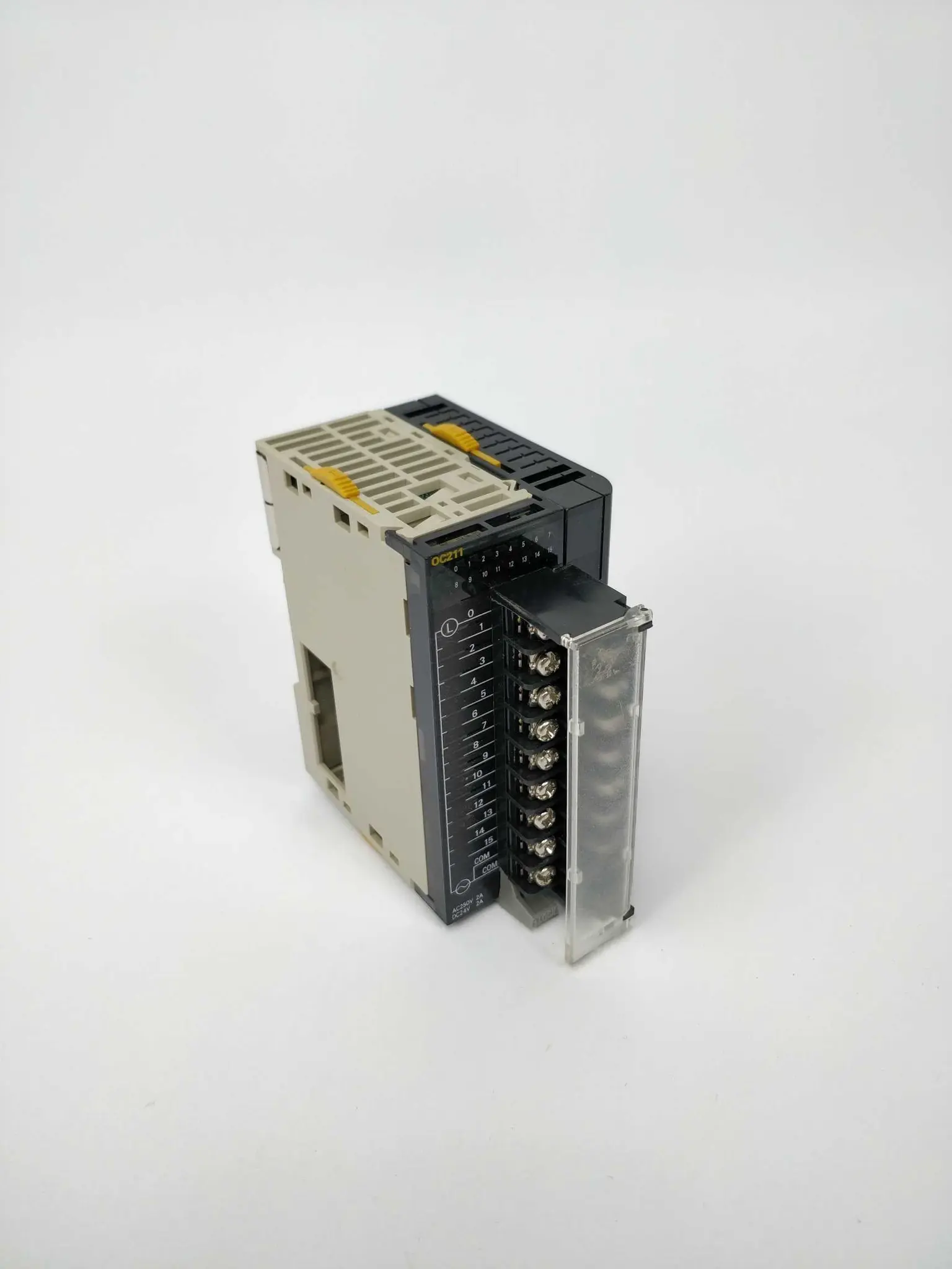 Produktfoto 1 von OMRON CJ1W-OC211