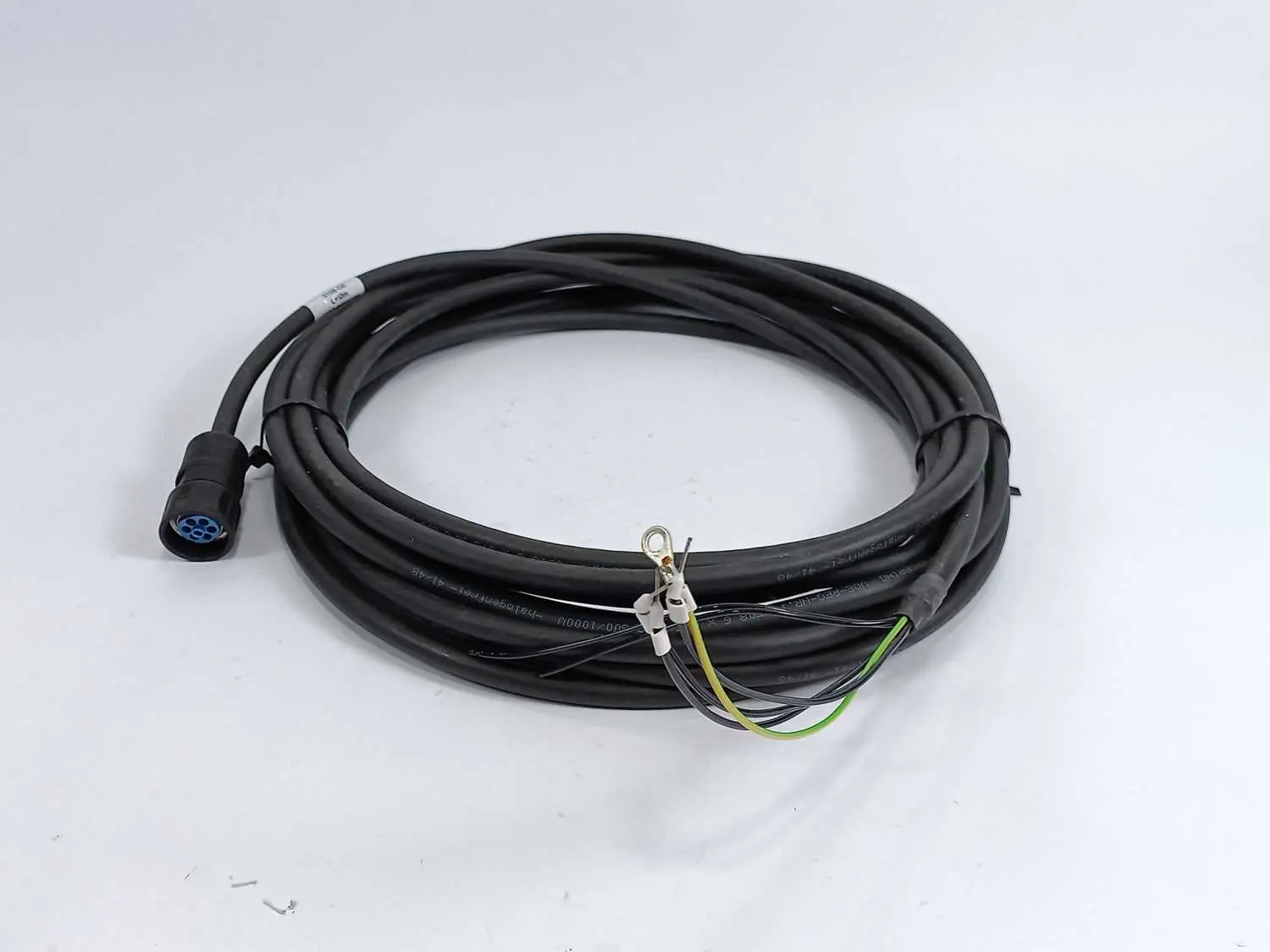 Produktfoto 1 von OMRON R88A-CAWA010B-DE