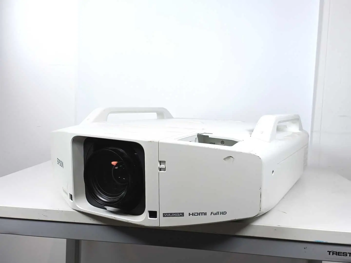 Produktfoto 1 von EPSON EB-Z8000WU