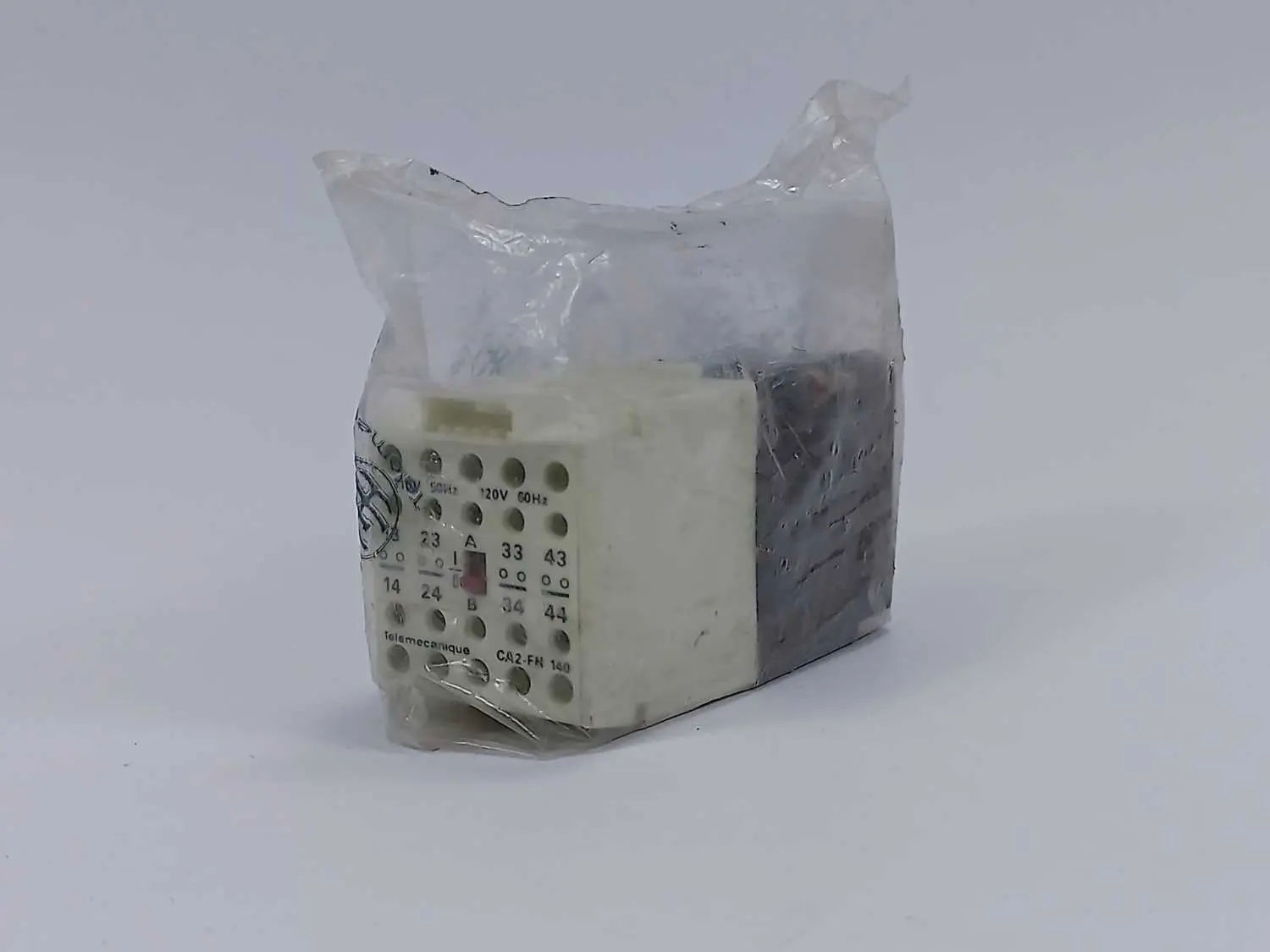 TELEMECANIQUE CA2-FN140