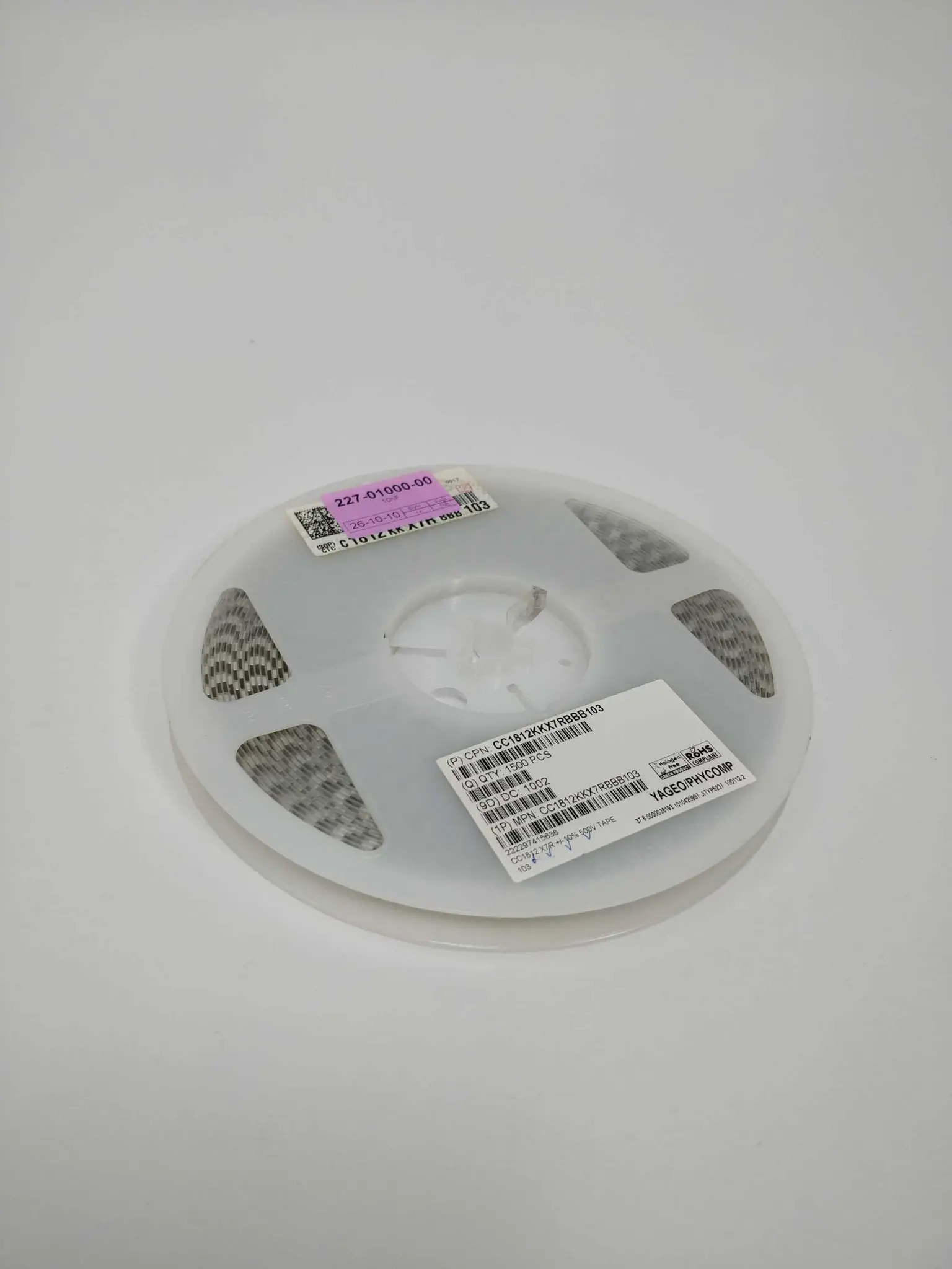 Produktfoto 1 von Yageo CC1812KKX7RBBB103