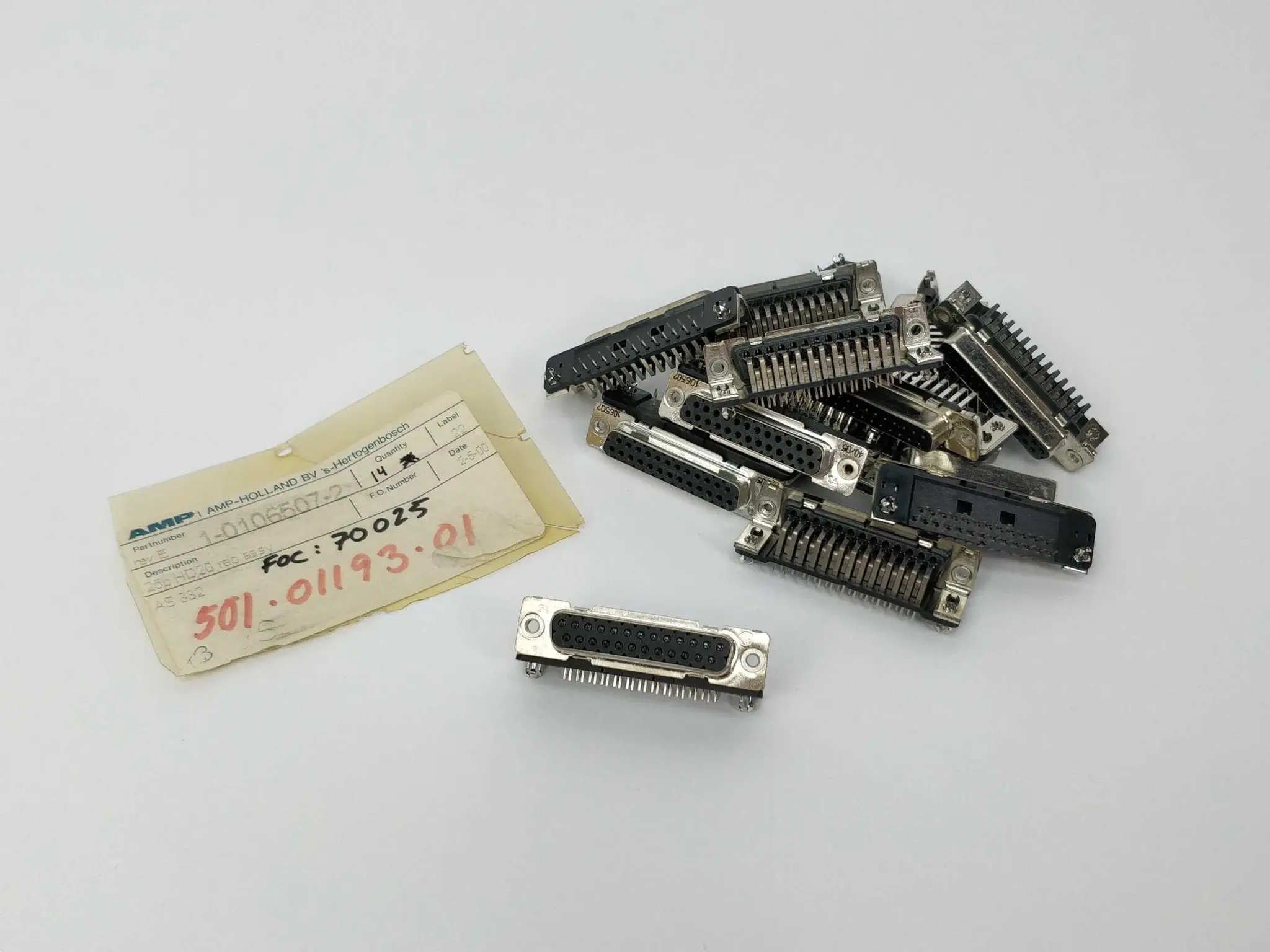 Produktfoto 1 von AMP 1-0106507-2