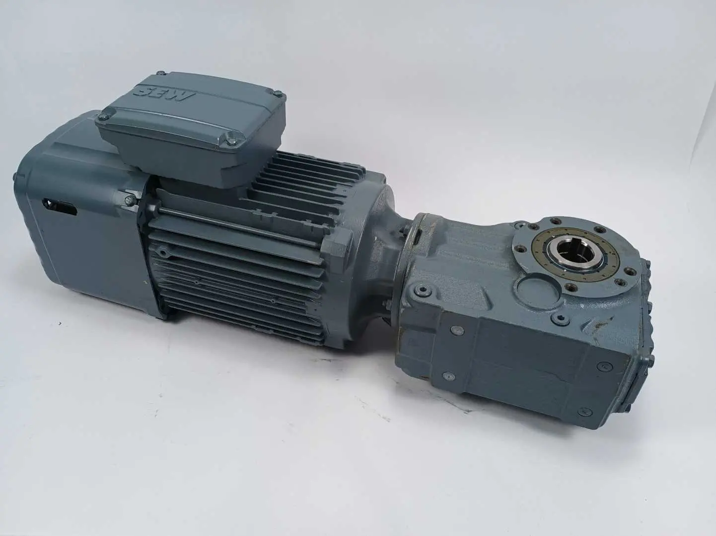 Produktfoto 1 von SEW-EURODRIVE KA37 DRN90L4/BE1