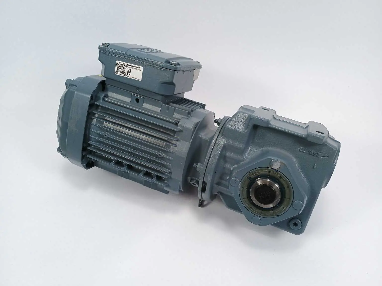 Produktfoto 1 von SEW-EURODRIVE SA37DRN71M4