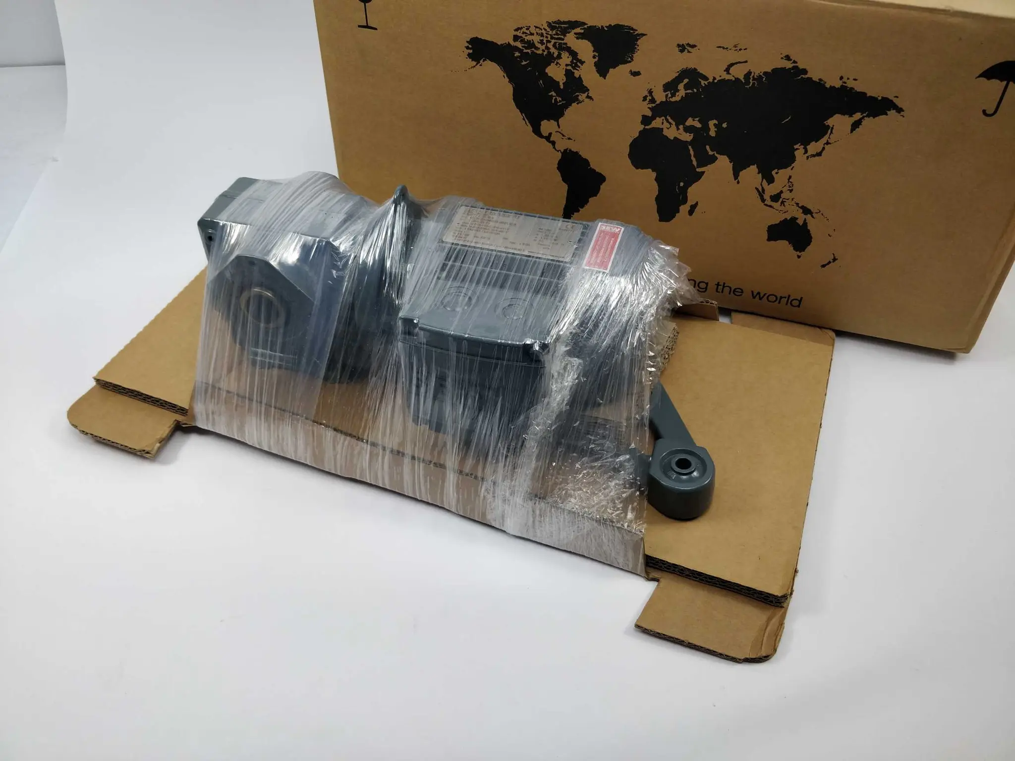 Produktfoto 1 von SEW-EURODRIVE SA37/TDR63L4