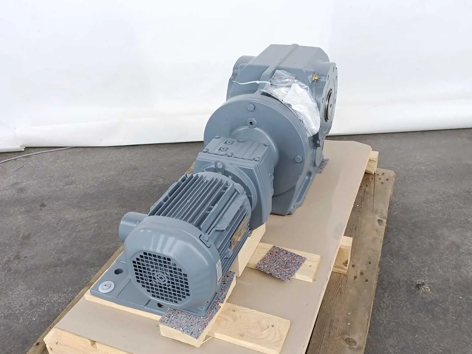 Produktfoto 1 von SEW-EURODRIVE KA97/TR57DRN100LS4