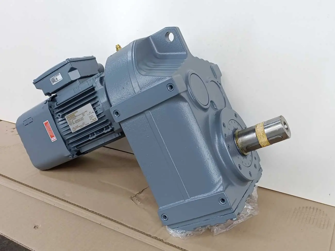 Produktfoto 1 von SEW-EURODRIVE F77DRN90S4/BE2