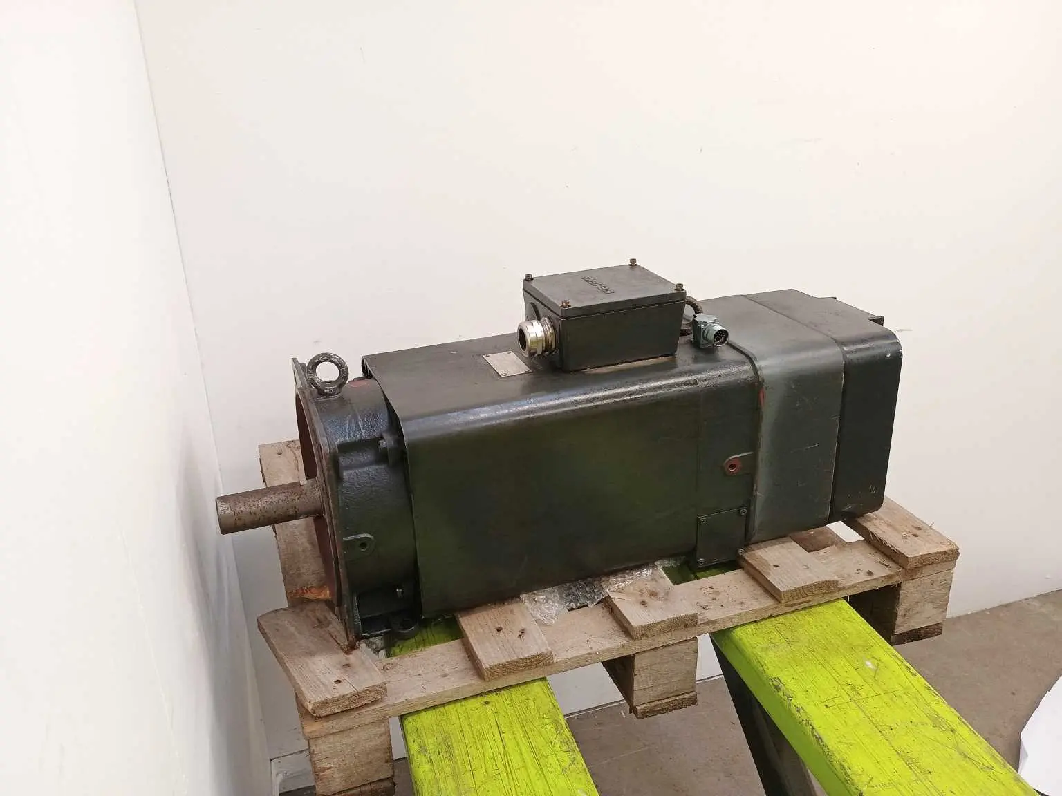 Produktfoto 1 von Siemens 1PH6135-4ZF49-Z