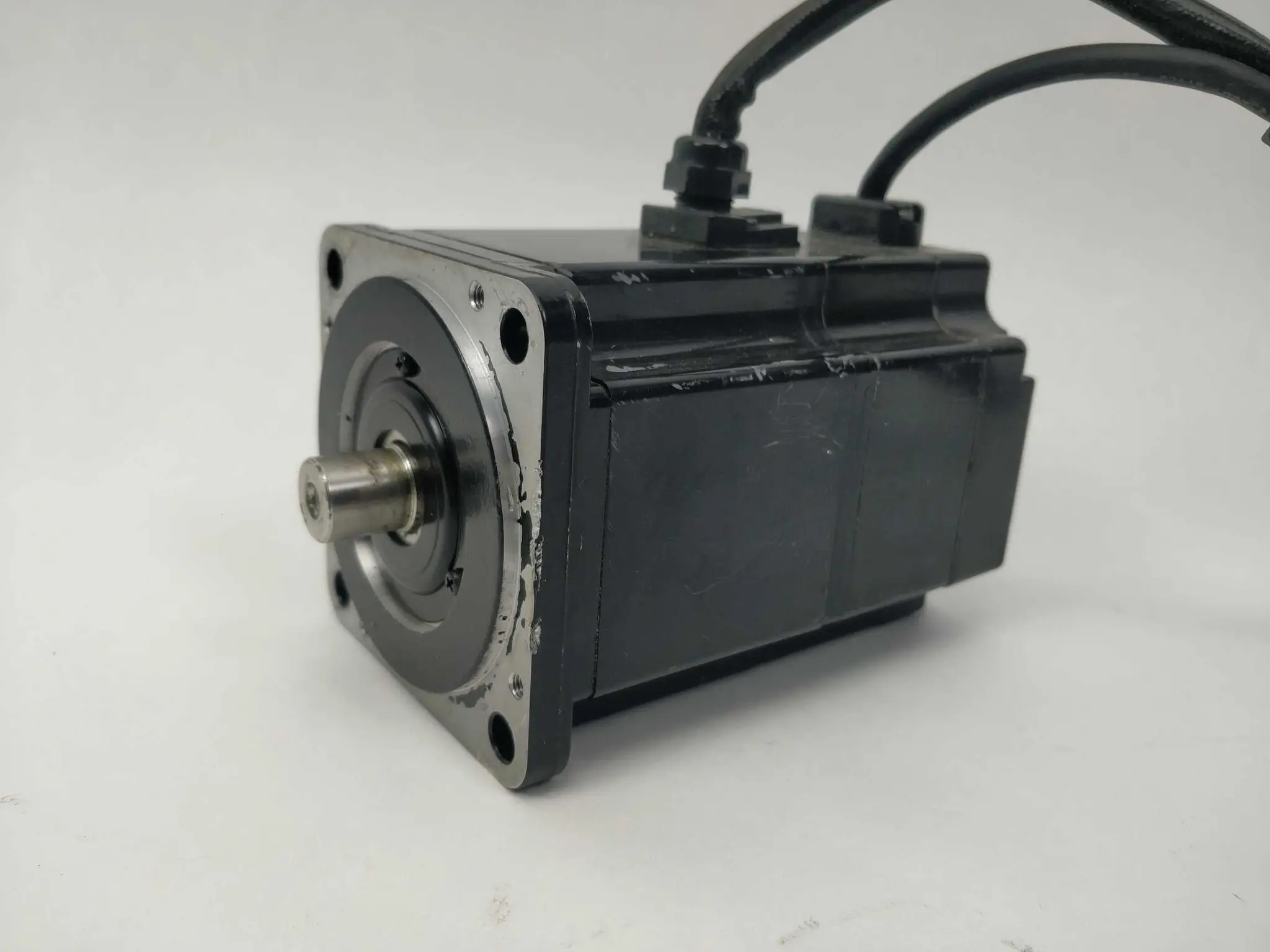 Produktfoto 1 von AC SERVO MOTOR SGMPH-04A2A-YR22