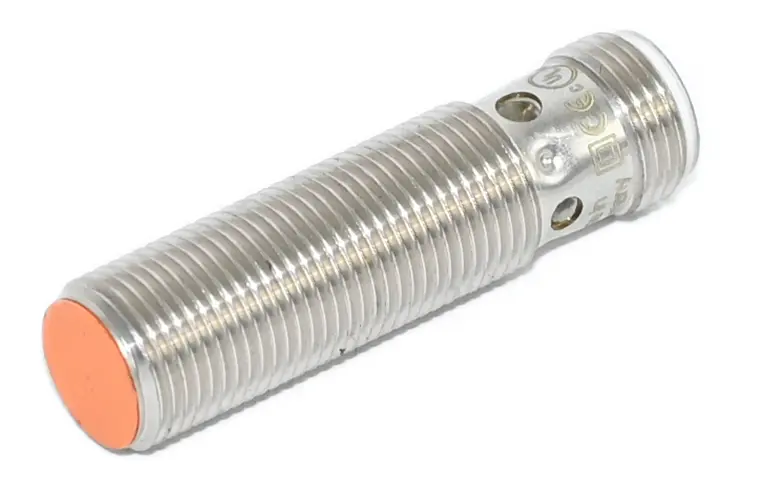 Produktfoto 1 von ifm IFS204 Induktiver Sensor New without box