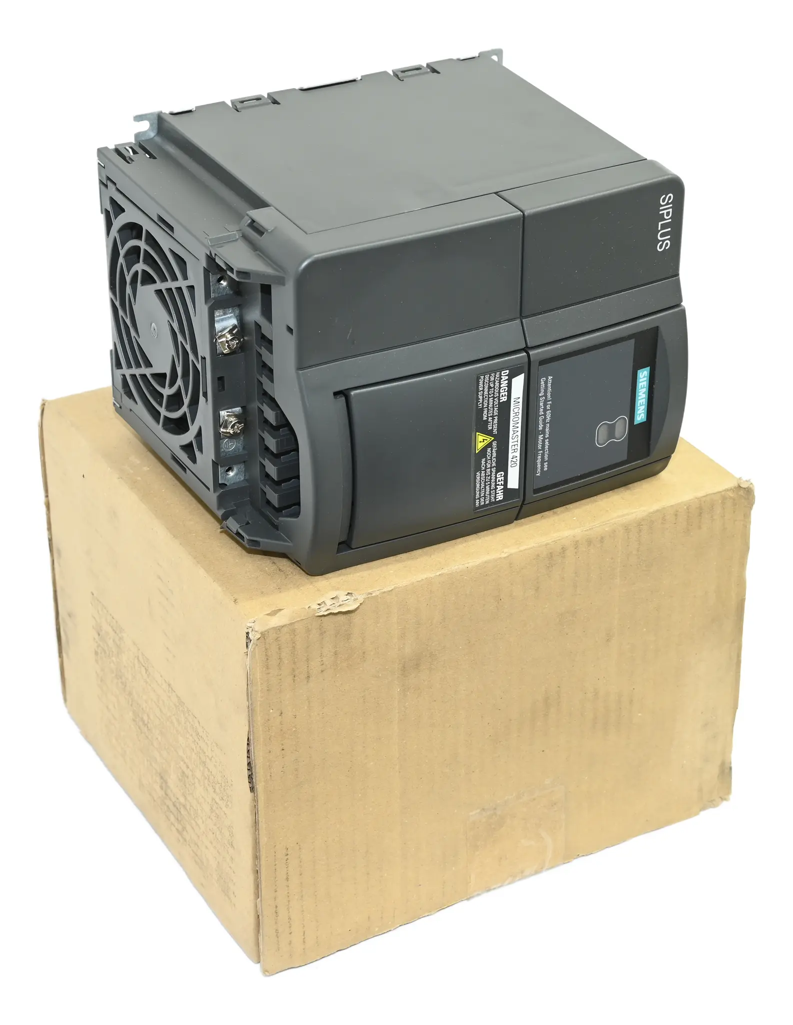 Produktfoto 1 von Siemens 6AG1420-2UD24-0BA1 Siplus 6AG1 420-2UD24-0BA1 MM420 FS B 4kW New