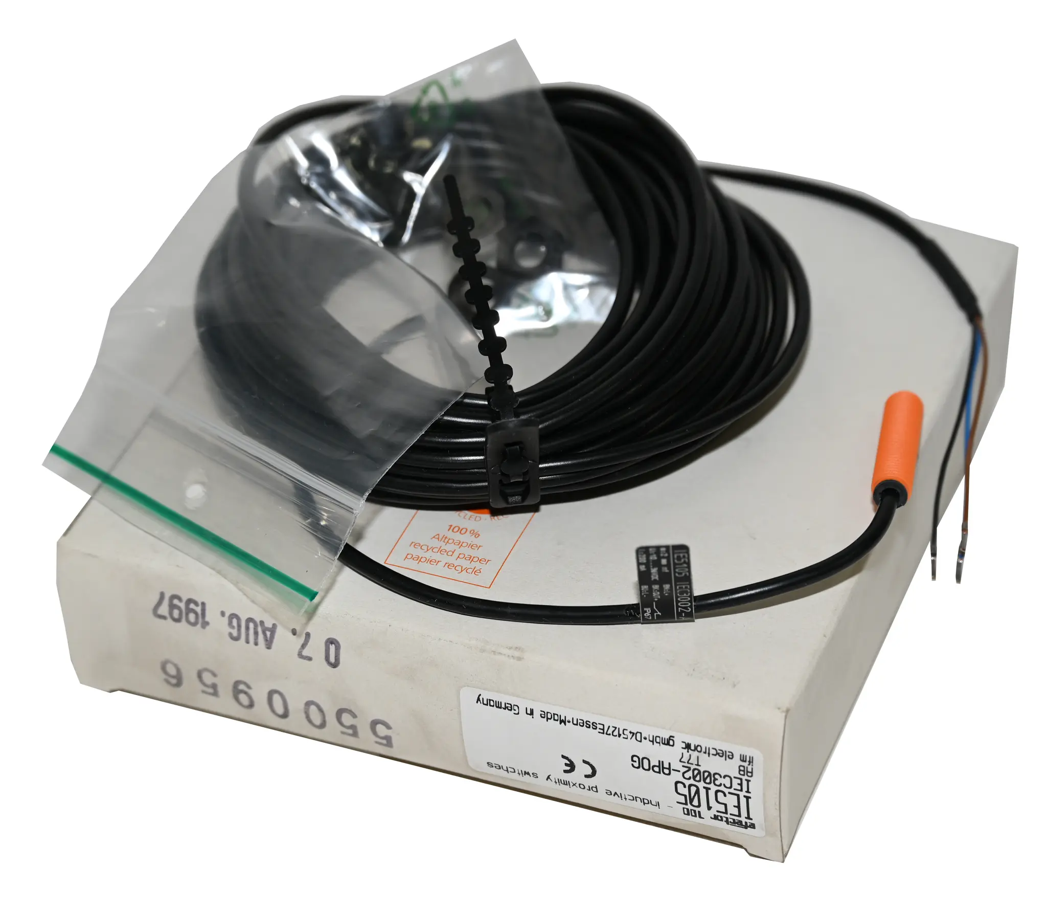 Produktfoto 1 von ifm IE5105 IEC3002-APOG Inductive Proximity Sensor New open box