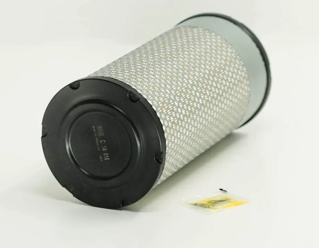 C 14 018 air filter element