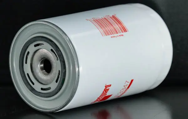 LF3347 oil filter element