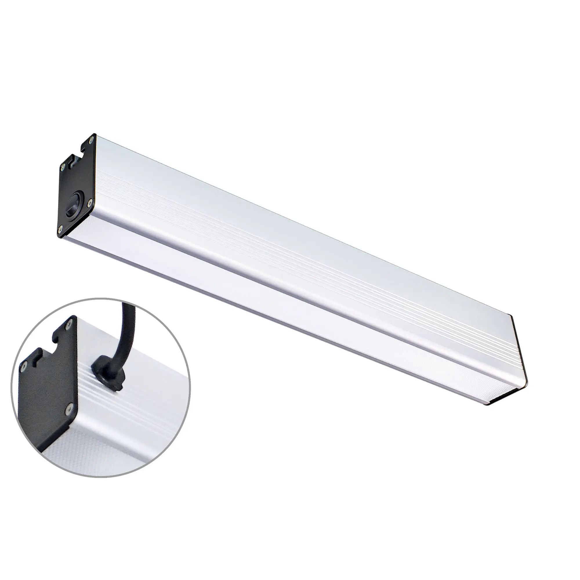 Produktfoto 1 von PROFILED AC, 500mm, dimmbar, Netzstecker und 3m Anschlussleitung, Abdeckung Mikroprismen, 100°, ~14W, 120-277V AC