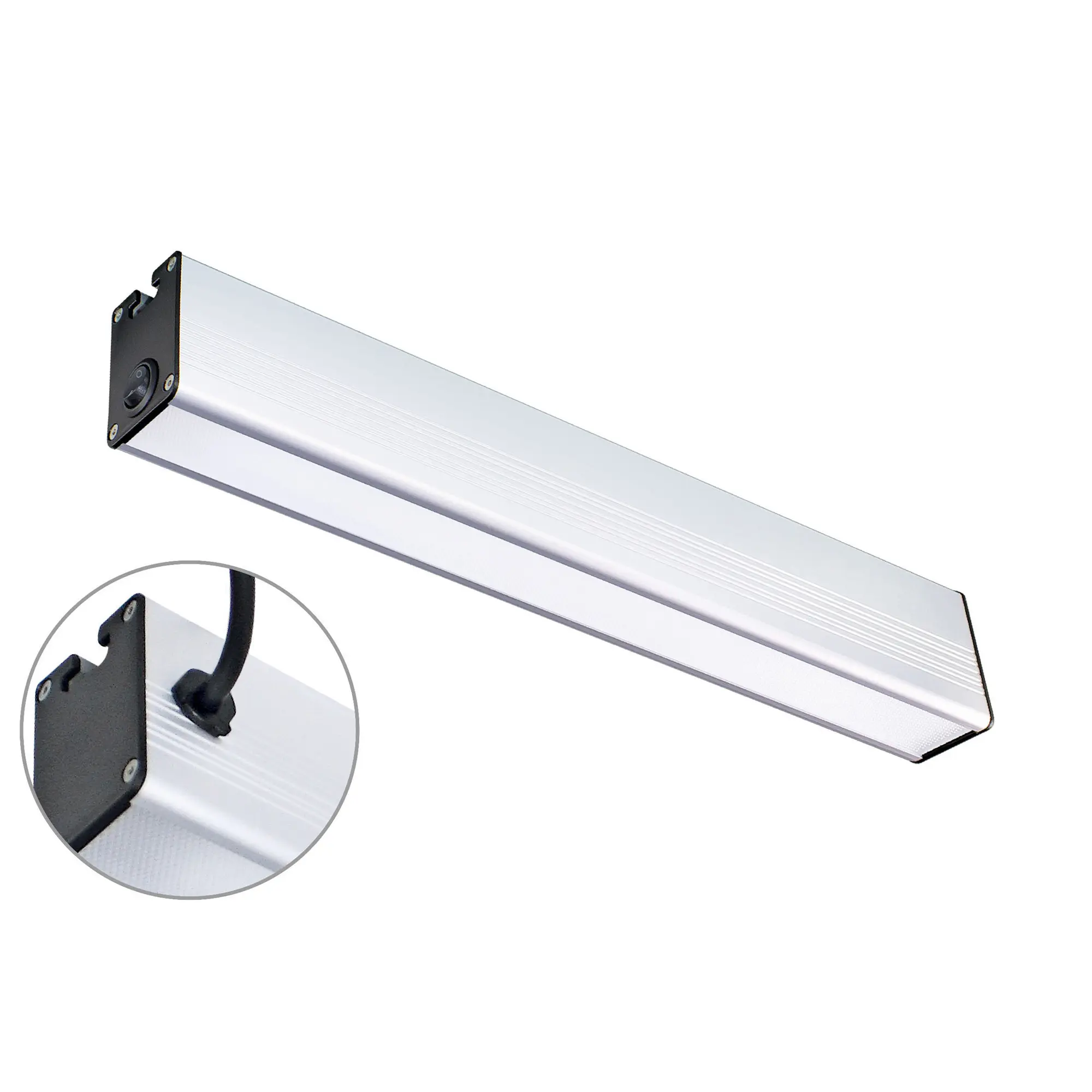 Produktfoto 1 von PROFILED AC, 500mm, Netzstecker und 3m Anschlussleitung, Abdeckung Mikroprismen, 100°, ~14W, 120-277V AC