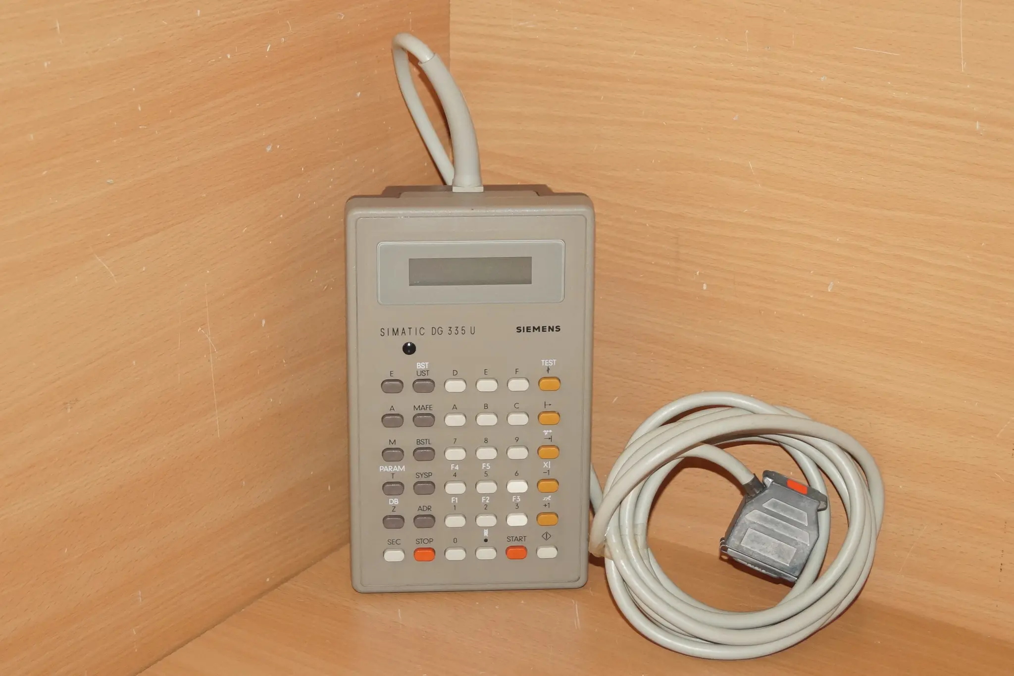 Produktfoto 1 von Siemens 6ES5335-0AA11   //   6ES5 335-0AA11 Diagnosegerät