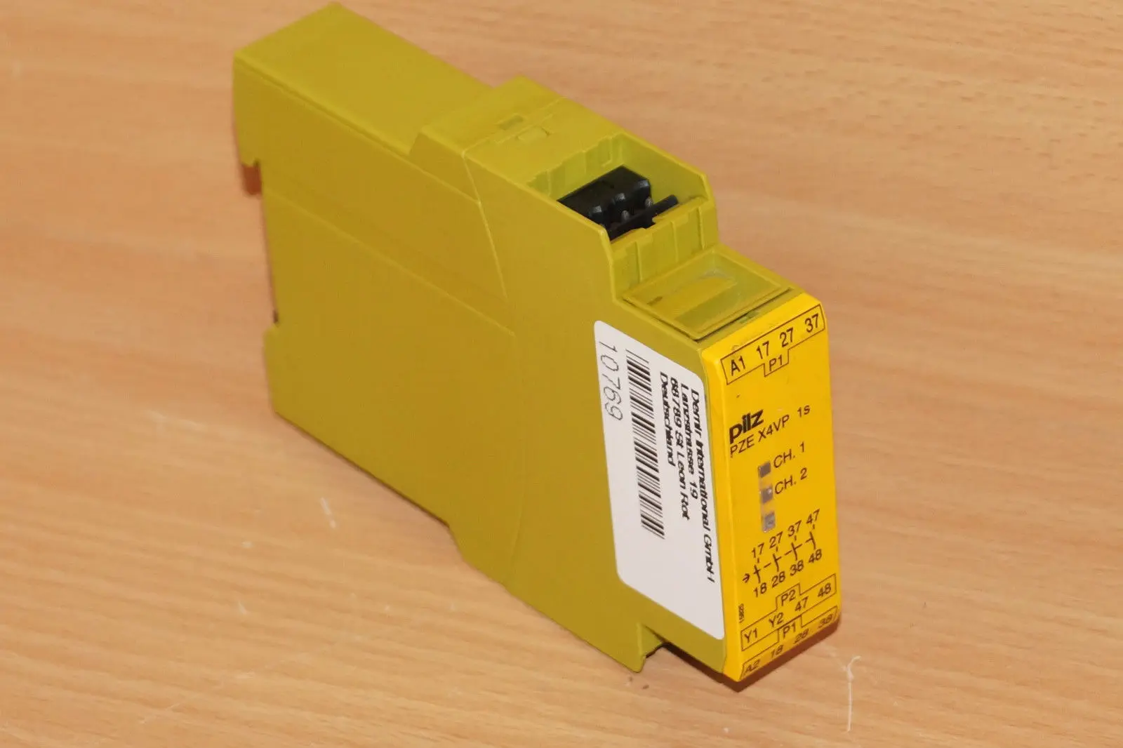 Produktfoto 1 von Pilz PZE X4VP 1/24VDC 4n/o fix  ID No.: 777581