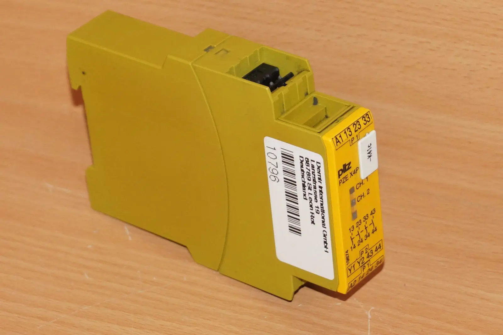 Produktfoto 1 von Pilz PZE X4 24VDC 4n/o  ID No.: 774585