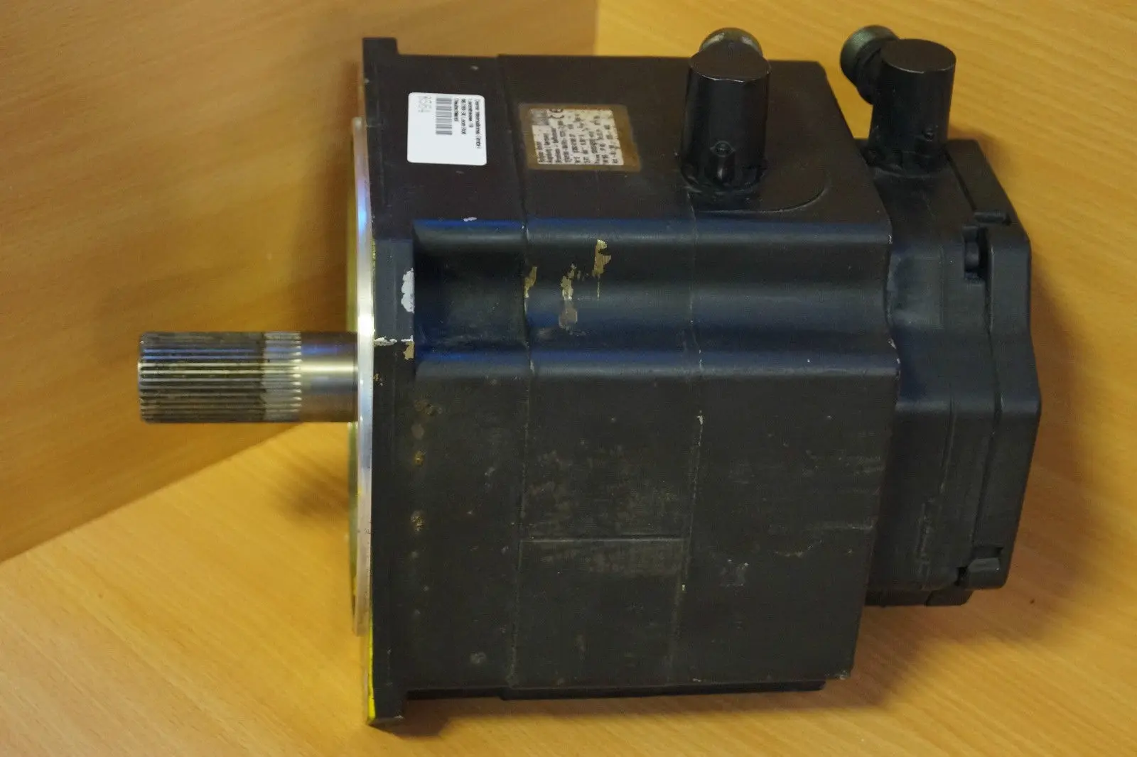 Produktfoto 1 von KUKA Brushless-Servomotor KRC1  1FK6100-8AF91-1ZZ9-Z S09   Artikelnr. 69-225-463