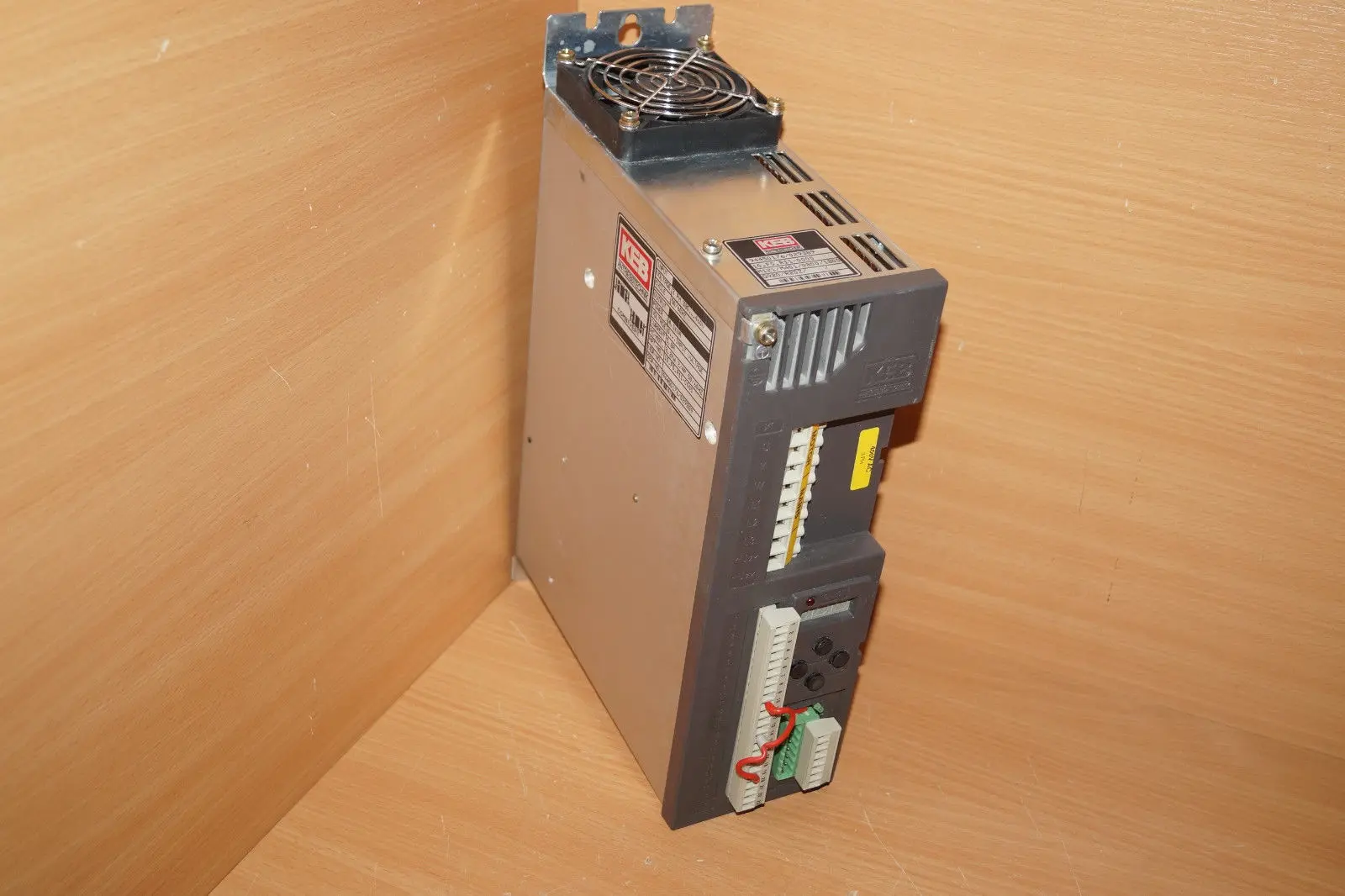 Produktfoto 1 von KEB COMBIVERT 10.F0.R11-0000 FREQUENZUMRICHTER COMBIVERT