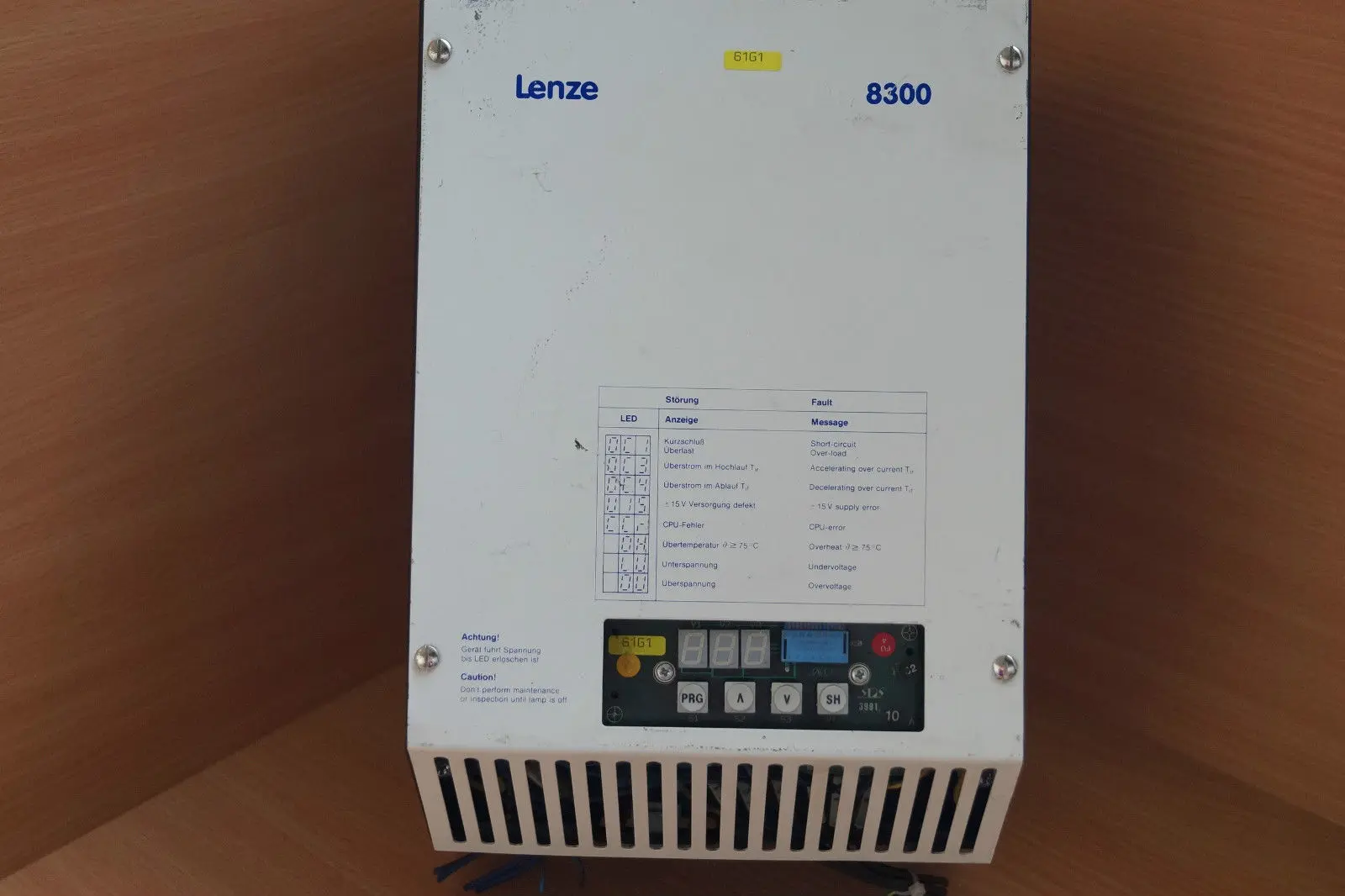 Produktfoto 1 von Lenze Frequenzumrichter Typ 8308_A.1M.23 Serie 8300