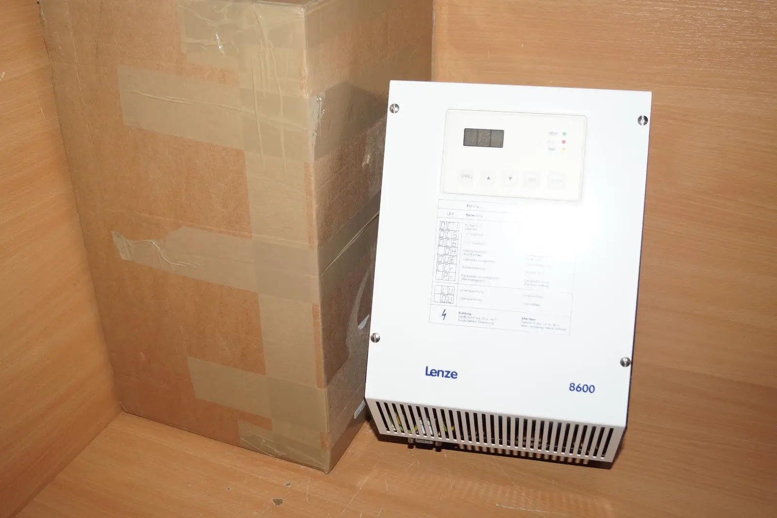 Produktfoto 1 von Lenze 8603_E.2B.20  8600 Frequenzumrichter