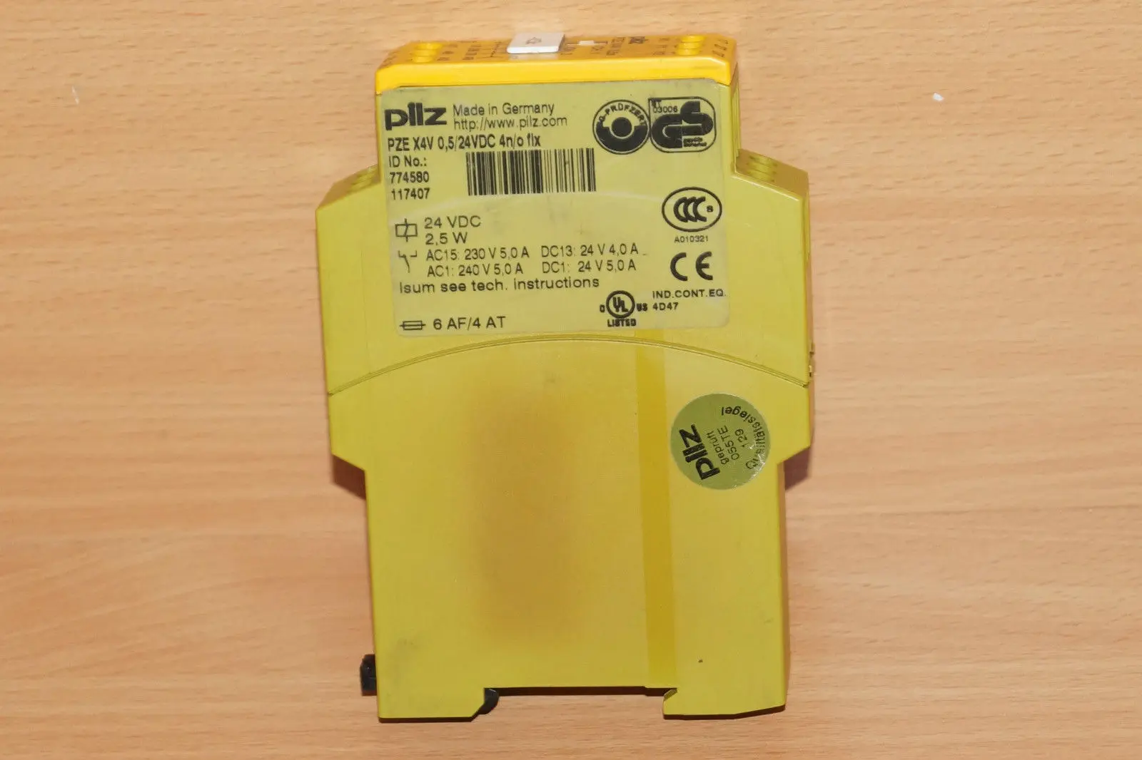 Produktfoto 1 von PILZ PZE X4V 0,5/24VDC 4n/o  ID No.: 774580