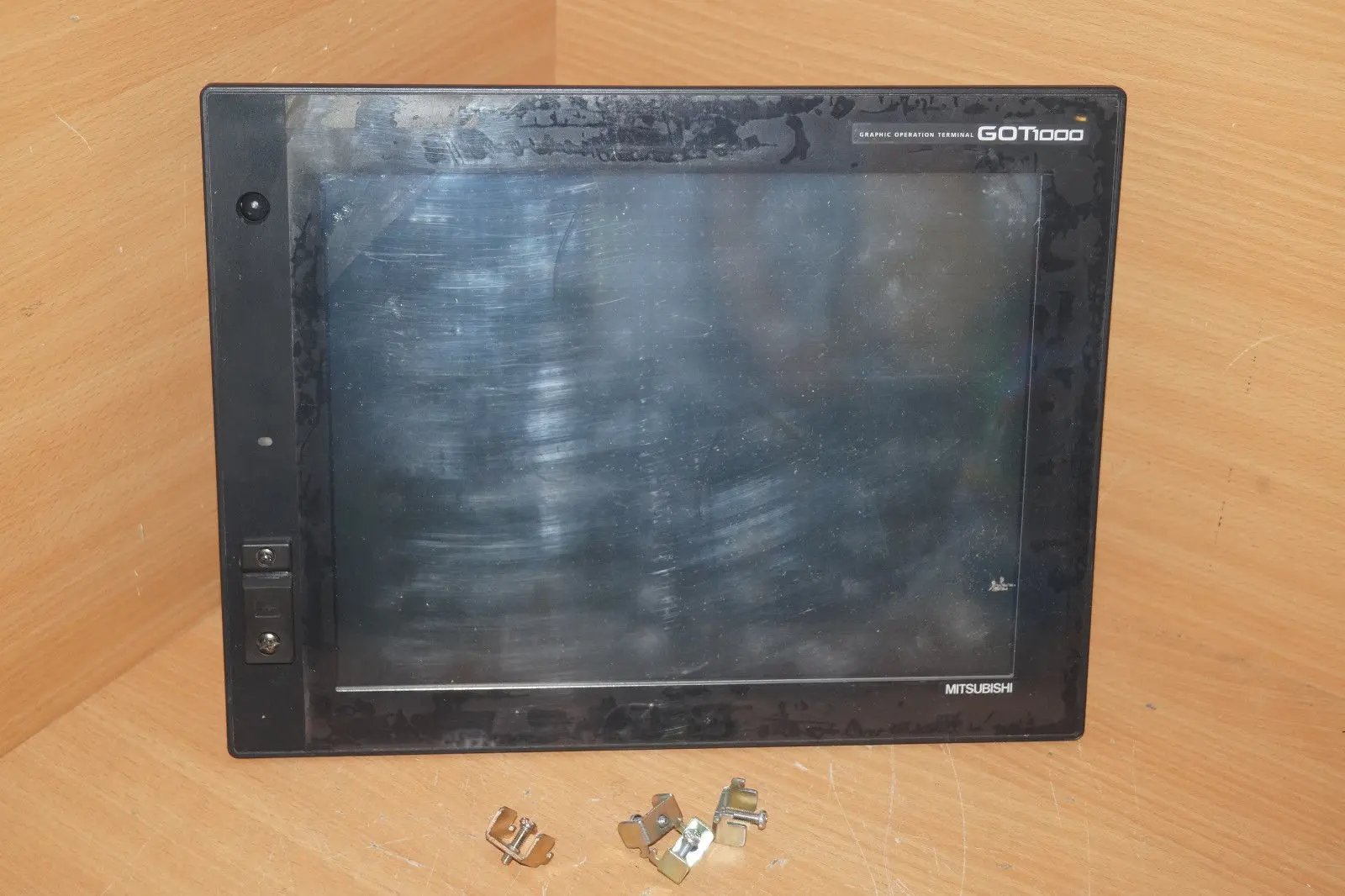 Produktfoto 1 von Mitsubishi Operator Panel GT 1585-STBA + Ethernet Interface UNIT GT15-J71E71-100