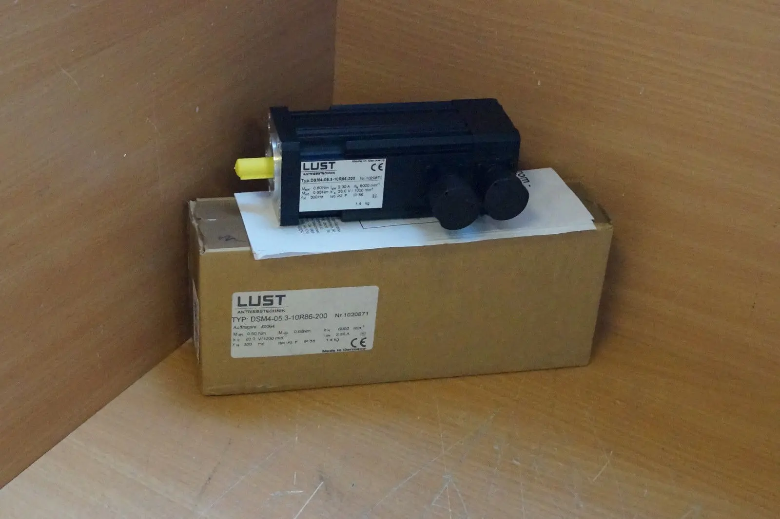 Produktfoto 1 von Lust Synchron Servomotor Servo DSM4-05.3-10R86-200 Motor DSM4-05,3-10R86-200