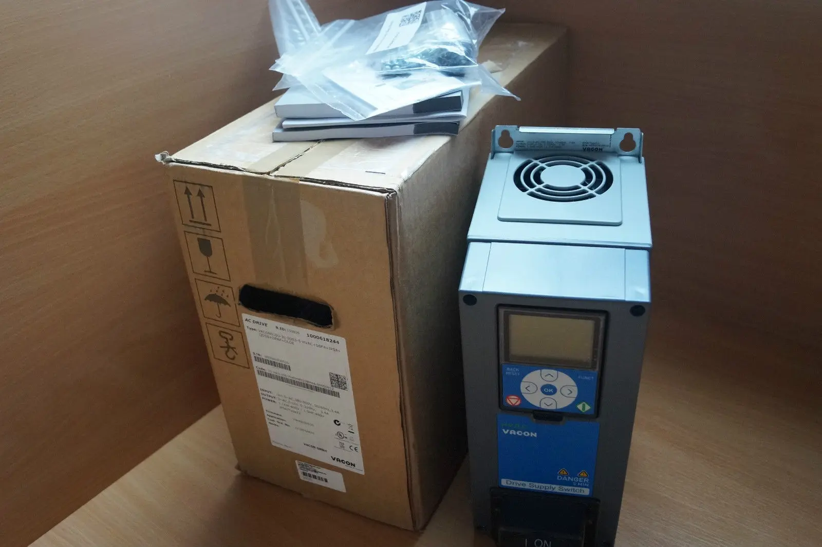 Produktfoto 1 von VACON HAVAC  VACON0100-3L-0003-5-HVAC+SBF4+IP54+QDSS+DPAP+DLDE Frequenzumrichter