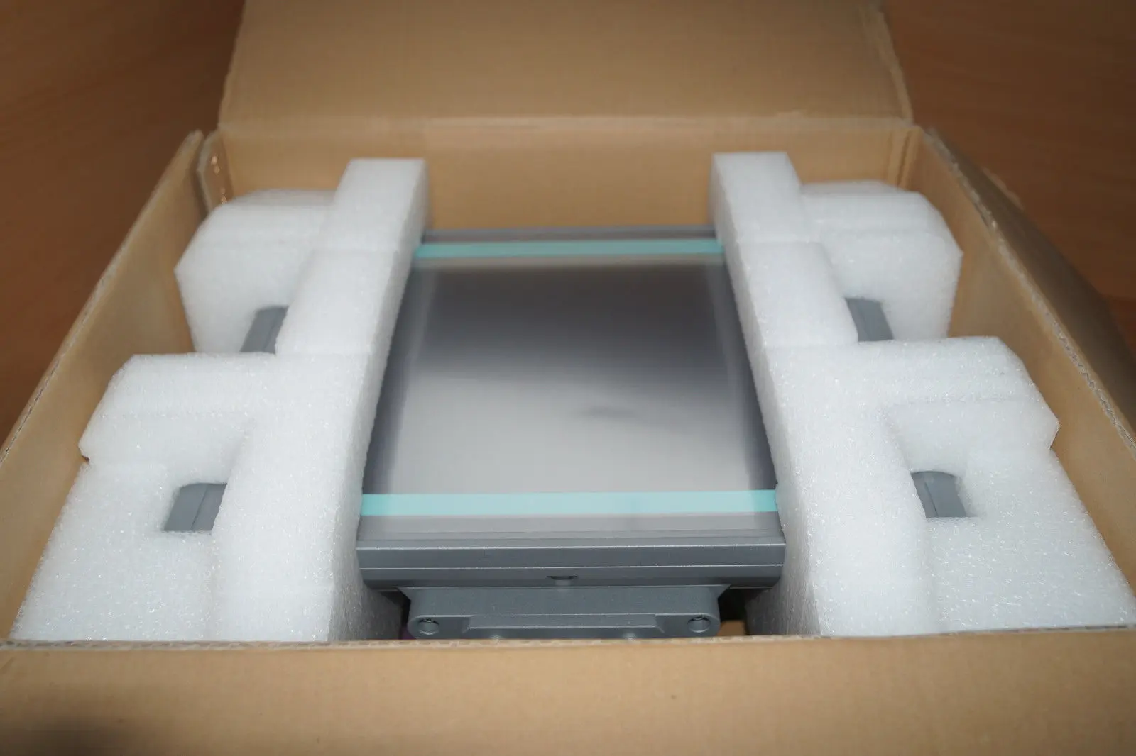 Produktfoto 1 von SIEMENS 6AV7 422-2AD03-0  Panel  Bedienstation C /53/VW120/KB 6AV7422-2AD03-0AS0