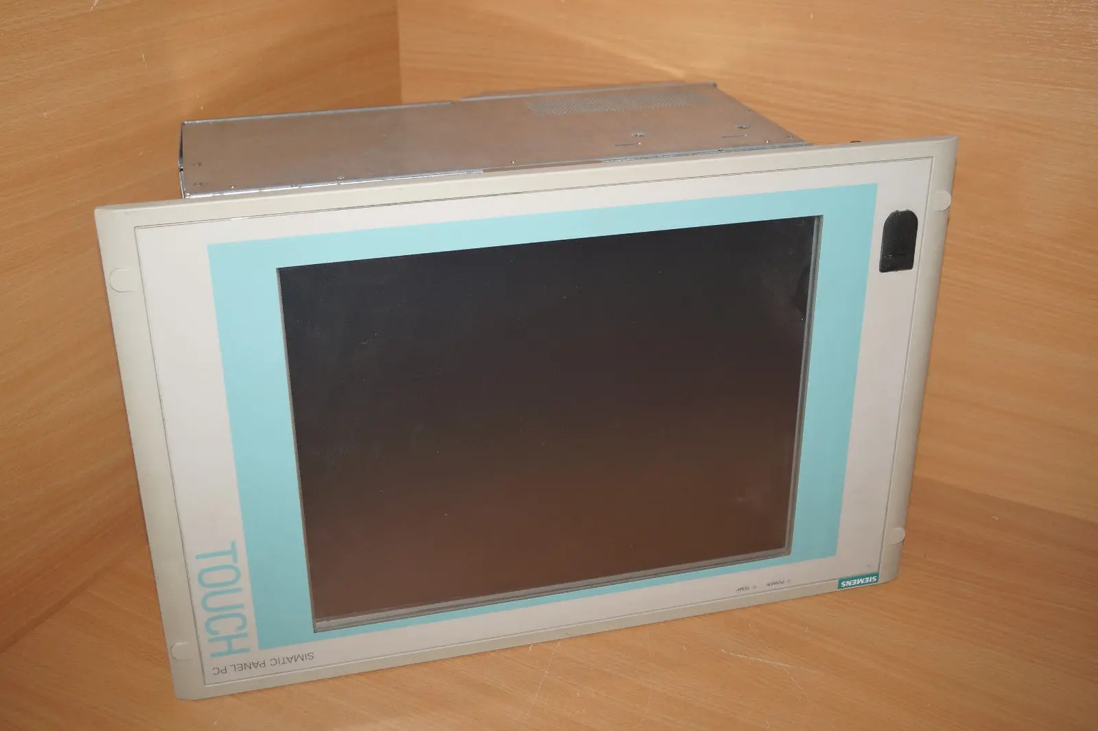 Produktfoto 1 von Siemens  Panel PC870  6AV7704-2DC40-0AD0 Touch 15 Zoll TFT 6AV7 704-2DC40-0AD0