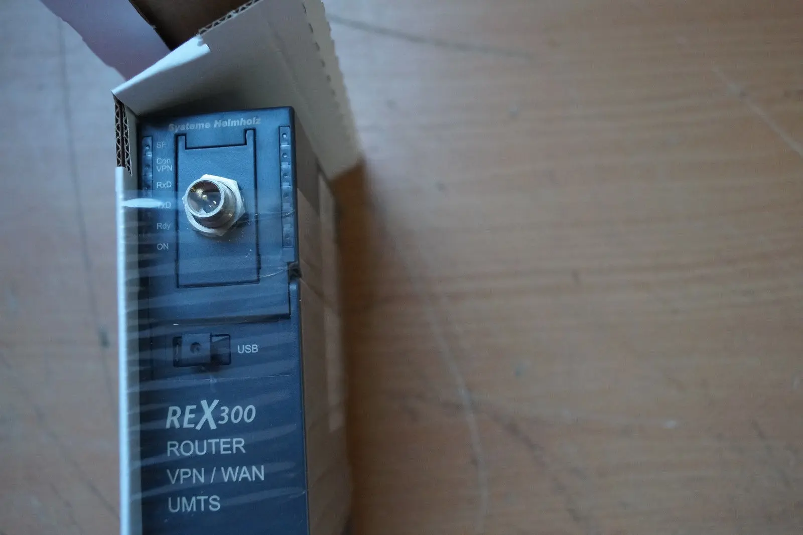 Produktfoto 1 von Helmholz 700-872-UMT02  Ethernet-Router REX300