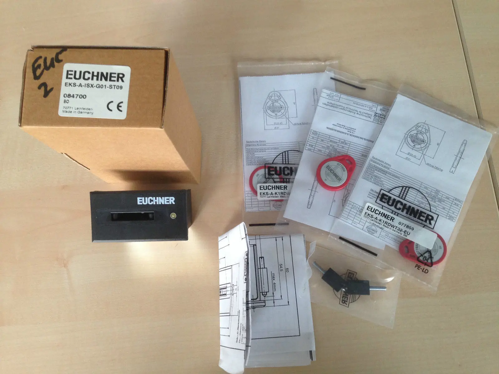 Produktfoto 1 von Euchner EKS-A-ISX-G01-ST09  084700  Key Switche + 3 Stück  Key EKS-A-K1RDWt32-EU