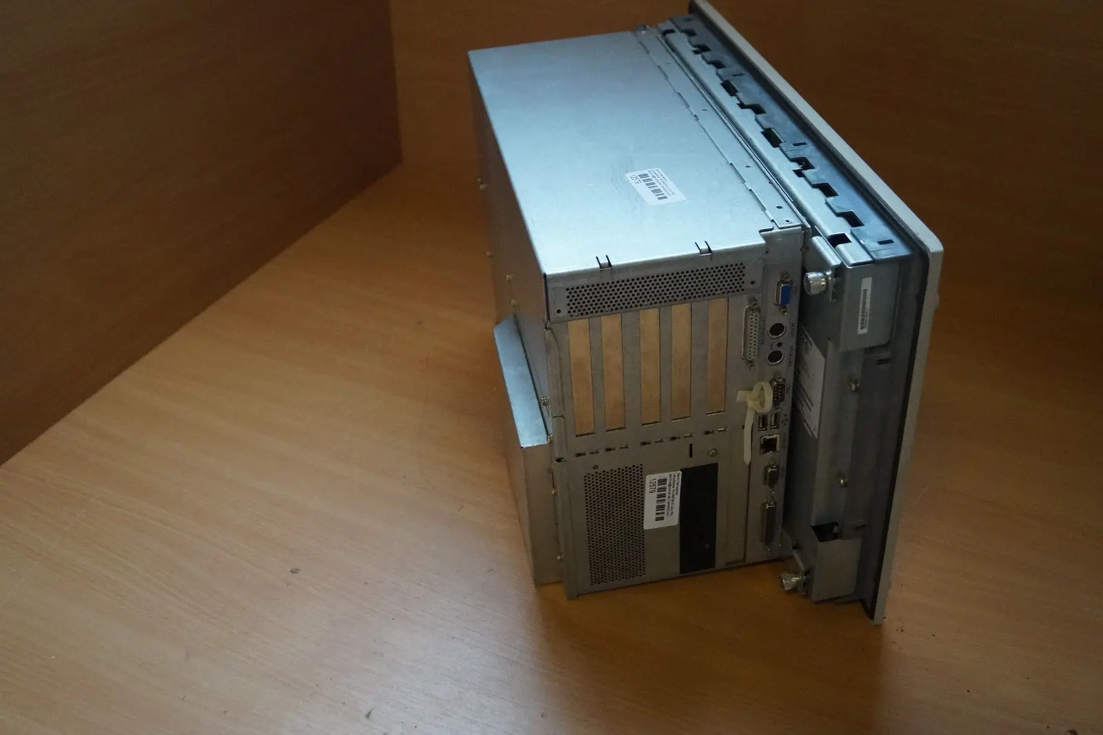 Produktfoto 1 von Siemens  Panel PC870  6AV7704-2DC40-0AD0 Touch 15 Zoll TFT 6AV7 704-2DC40-0AD0