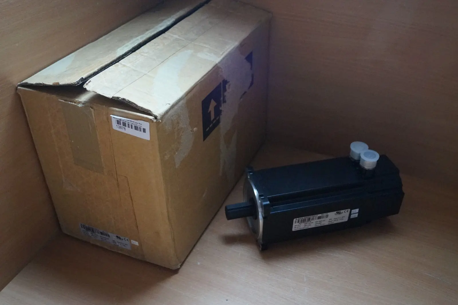 Produktfoto 1 von B&R Servomotor 8LSA44.E0030C300-0   Rev.: C4