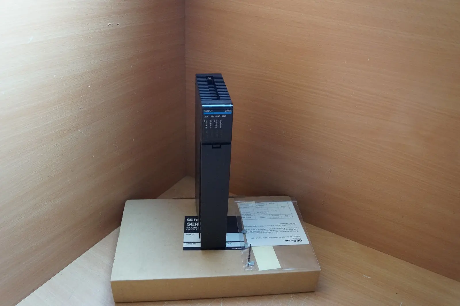 Produktfoto 1 von GE Fanuc IC655MDL555B Series Five Output Modul 16
