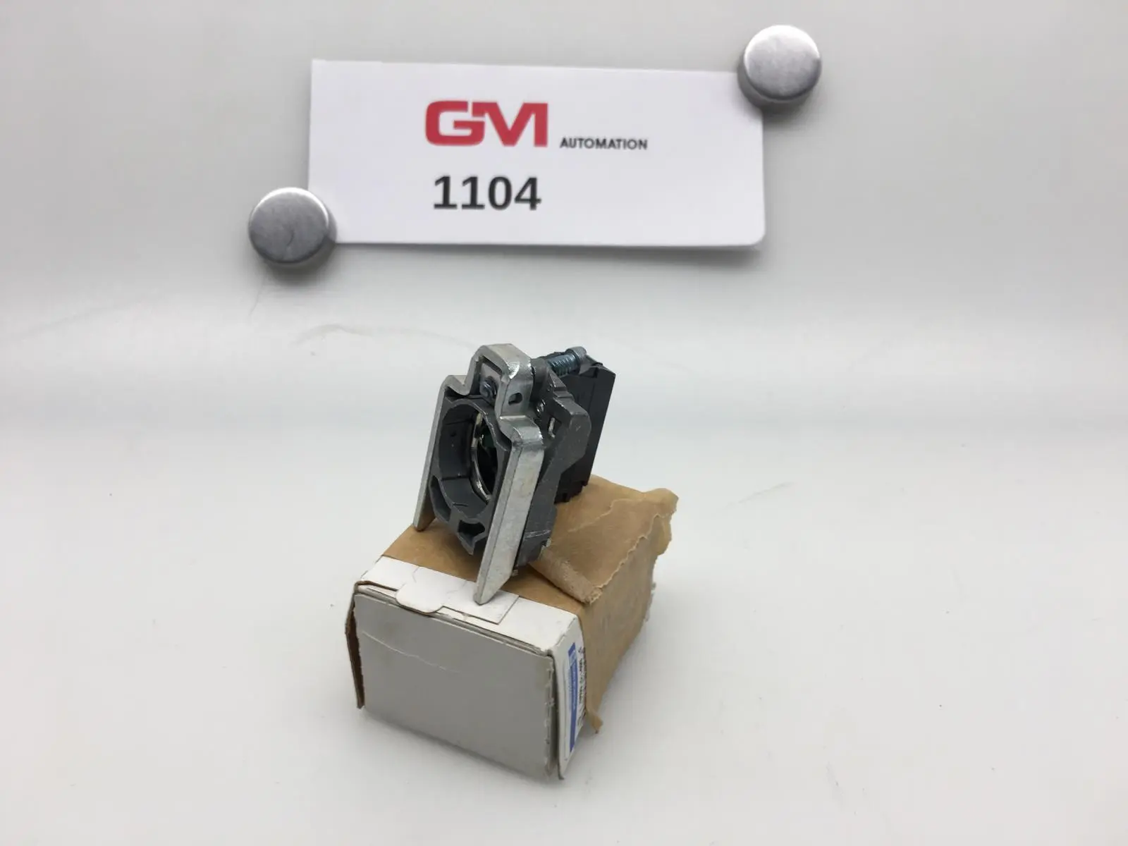 Produktfoto 1 von Telemecanique Schneider Hilfsschalterblock ZB4 BZ101 switch block ZBE-101
